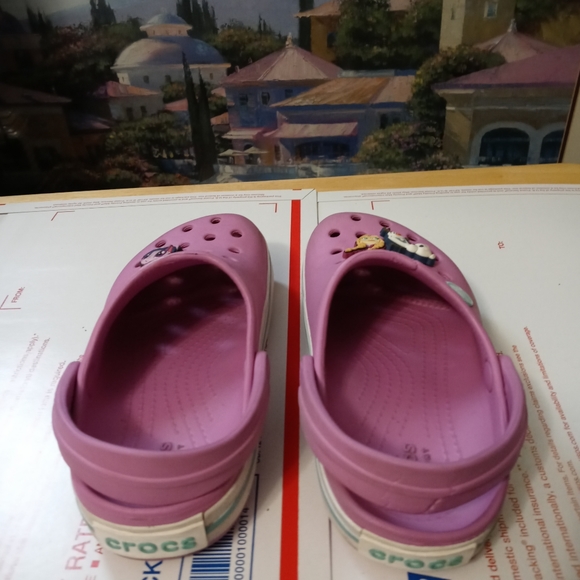 🚣🏩CROCS CHILD SIZE 10 SLIPPERS🎠💒 - Picture 10 of 13